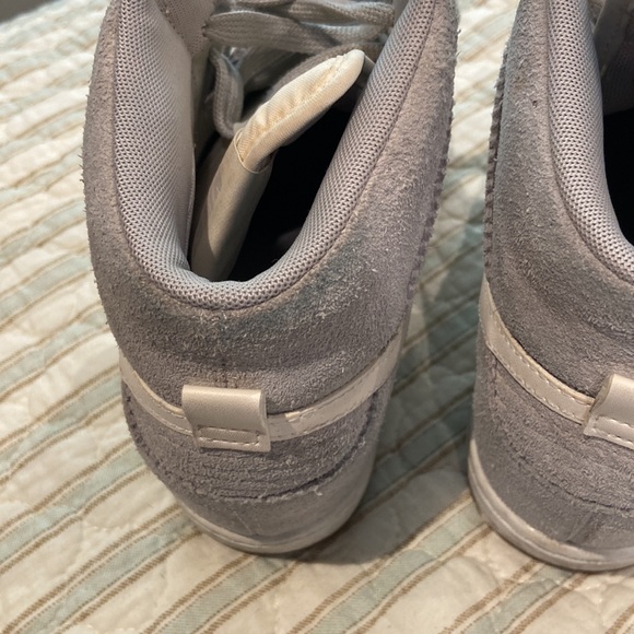 Woman’s high top Nike sneakers dunks? - Picture 6 of 7